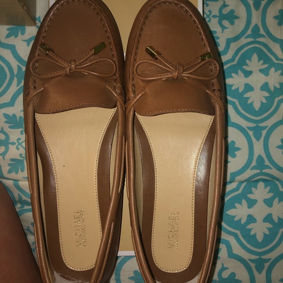 Michael Kors - Picture 2 of 3